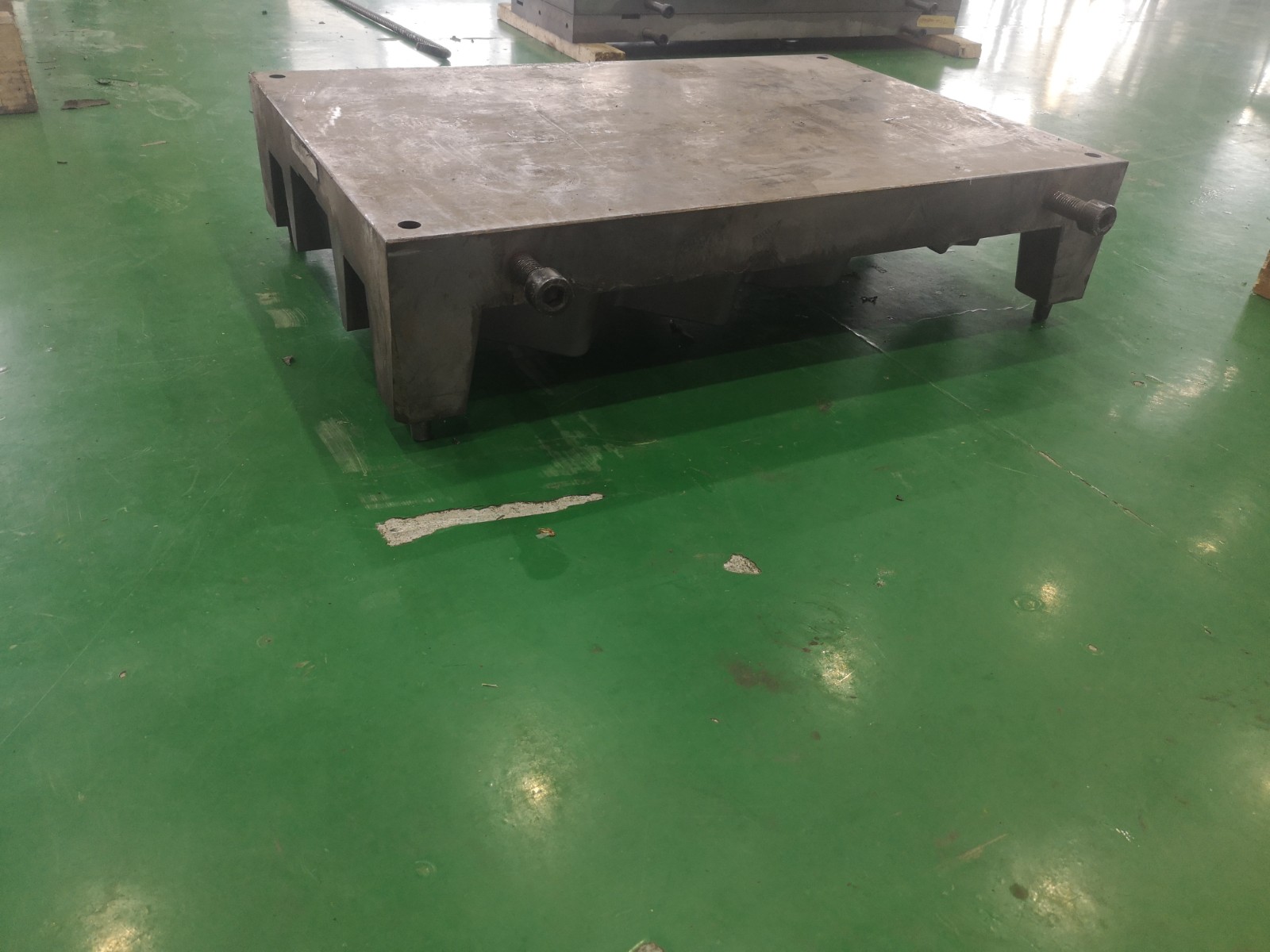 航天模具翻转机：现代航天工业中的关键设备